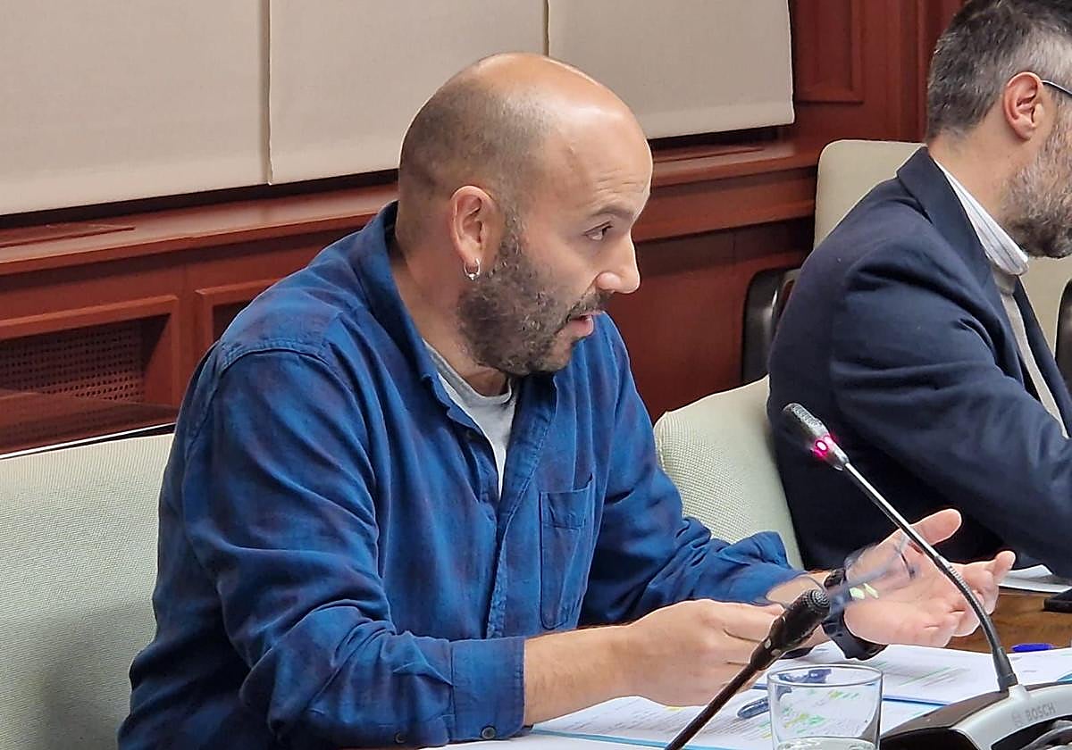 Unai Gutiérrez, alcalde de Zuia, ha comparecido este jueves ante las Juntas Generales de Álava.