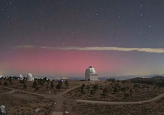 Una aurora boreal, vista desde el observatorio astronómico de Calar Alto.