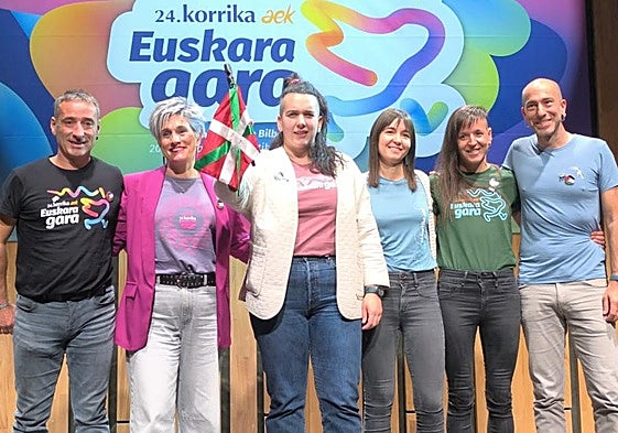 Araban lehenengo aldiz egin den Korrikaren aurkezpena Gasteizko Izaskun Arrue Kulturgunean izan da.