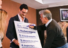 El presidente del PP vasco, Javier de Andrés, ha intervenido este sábado en un acto de Nuevas Generaciones en Bilbao.