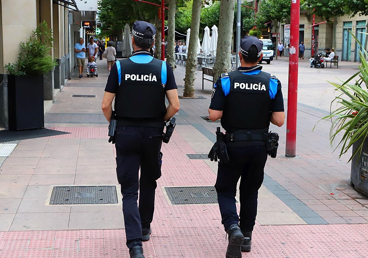 La rápida actuación de los agentes evitó el robo.