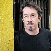 «Ojalá esta novela sirva para que cada uno recuerde cómo fue su adolescencia», dice el escritor argentino.