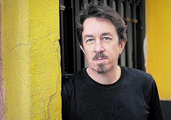 «Ojalá esta novela sirva para que cada uno recuerde cómo fue su adolescencia», dice el escritor argentino.