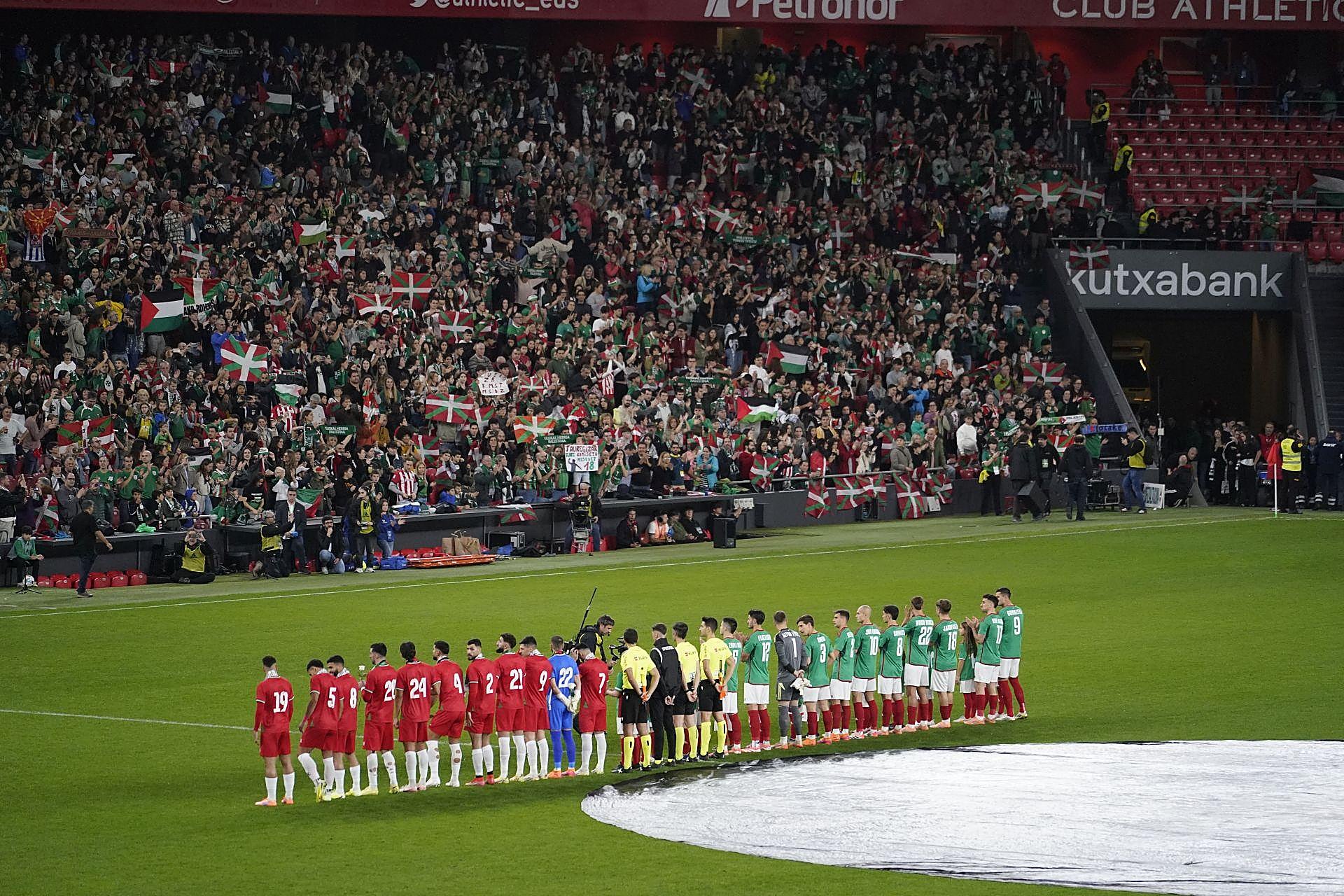 Las bonitas imágenes que nos deja el Euskadi-Palestina en San Mamés