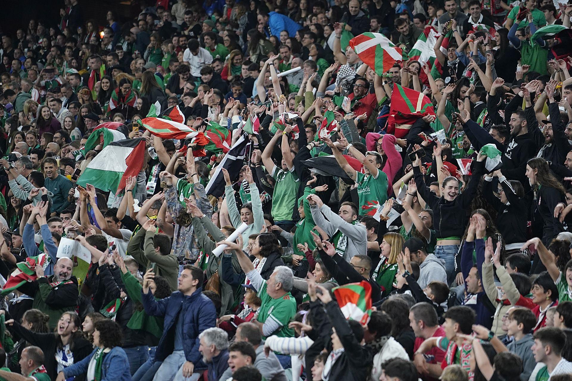 Las bonitas imágenes que nos deja el Euskadi-Palestina en San Mamés