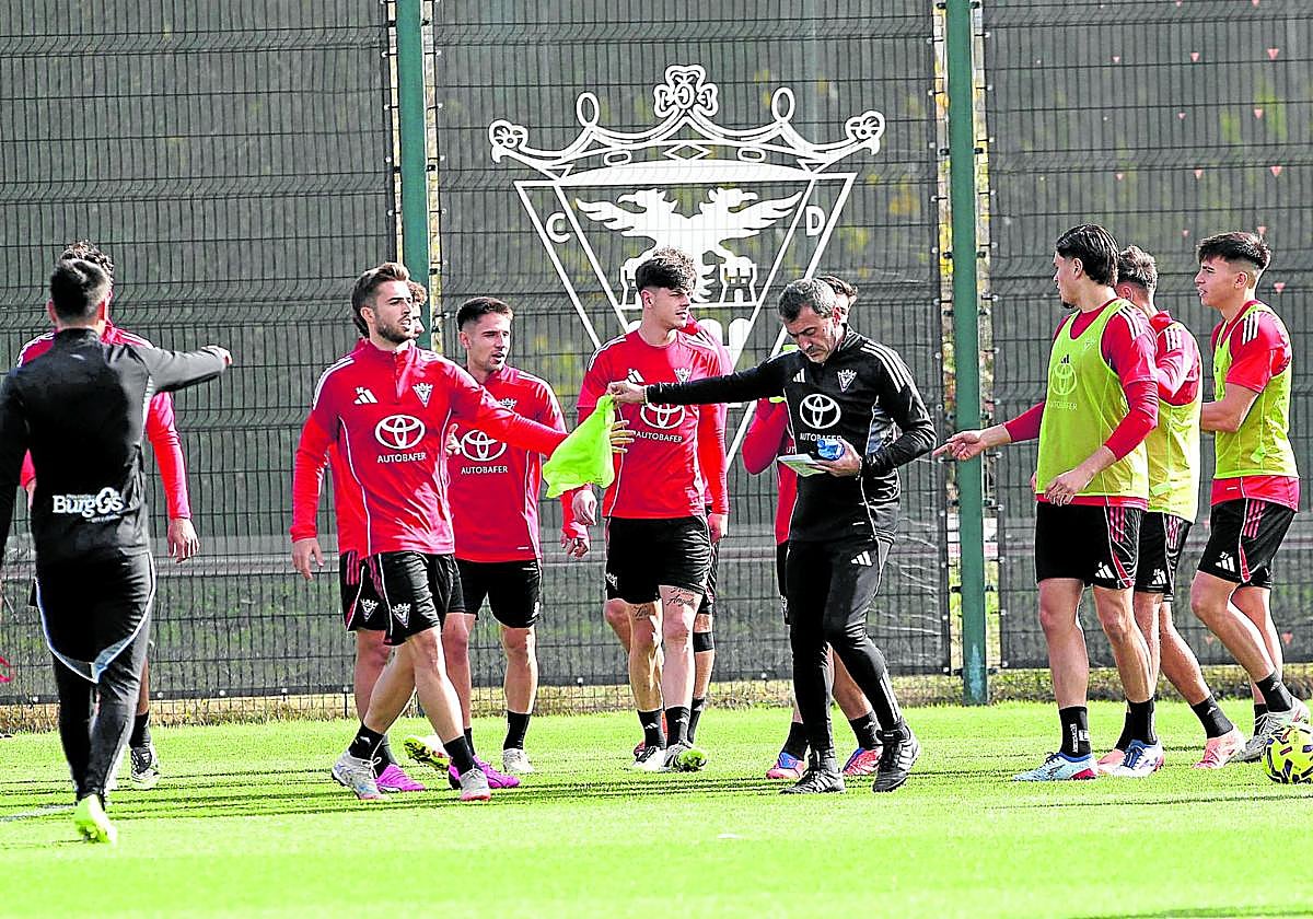 La plantilla recibió el último aliento por parte de los suyos y sabe que no se enfrenta a un partido más del calendario.