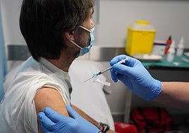 Osakidetza imitó su pauta a las personas de 65 años