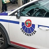 Una patrulla de la Ertzaintza en una intervención ajena a la información.