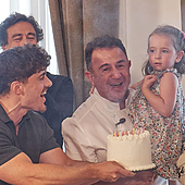 La emoción de Martin Berasategi en el homenaje de 'MasterChef Celebrity' en San Sebastián