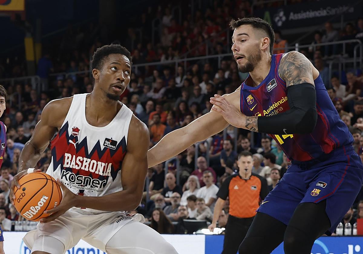 Diakite, ante el Barcelona.