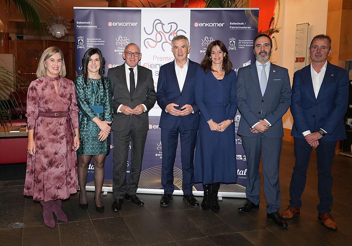 Irma Basterra, Edurne Parro, Ramiro González, Jon Aspuru, Maider Etxebarria, Javier Hurtado e Iñaki Vivanco.