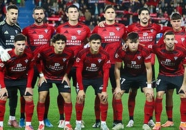 Hasta la fecha, esta campaña, el conjunto rojillo siempre ha jugado con tres centrales, ahora con Postigo, Juan Gutiérrez y Martín Pascual.