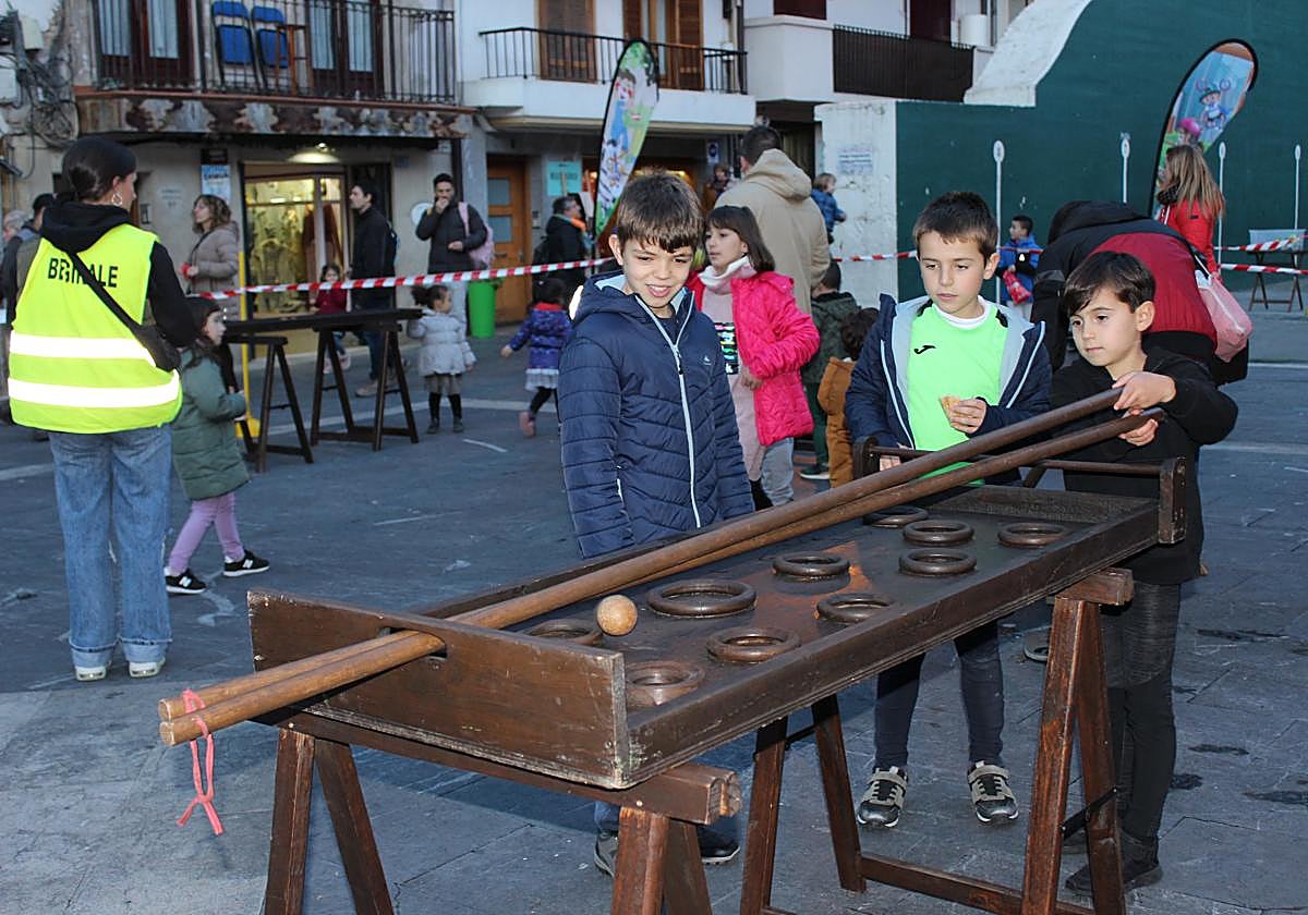 La población infantil de Ermua podrá divertirse con los talleres del día 28.