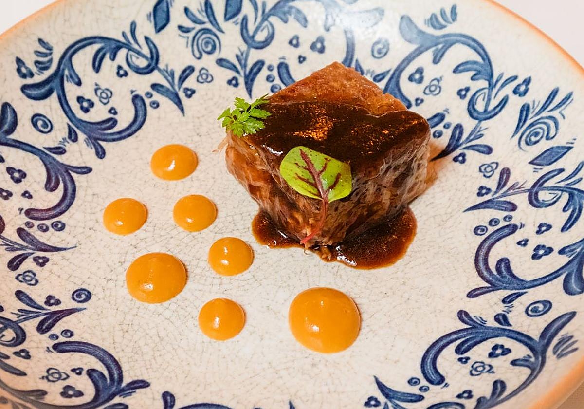 Cordero con puré de melocotón