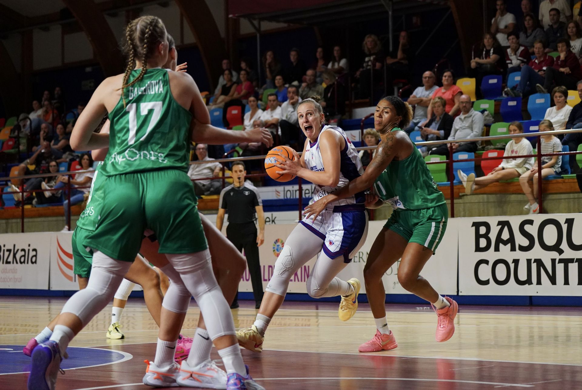 Partido entre el Gernika y el conjunto luso del Sportiva en Maloste.