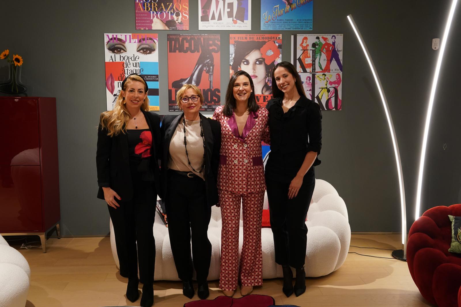 Elia Barcelona, Virtu Mejudo, Naiara Bravo y Luz Zanoni.