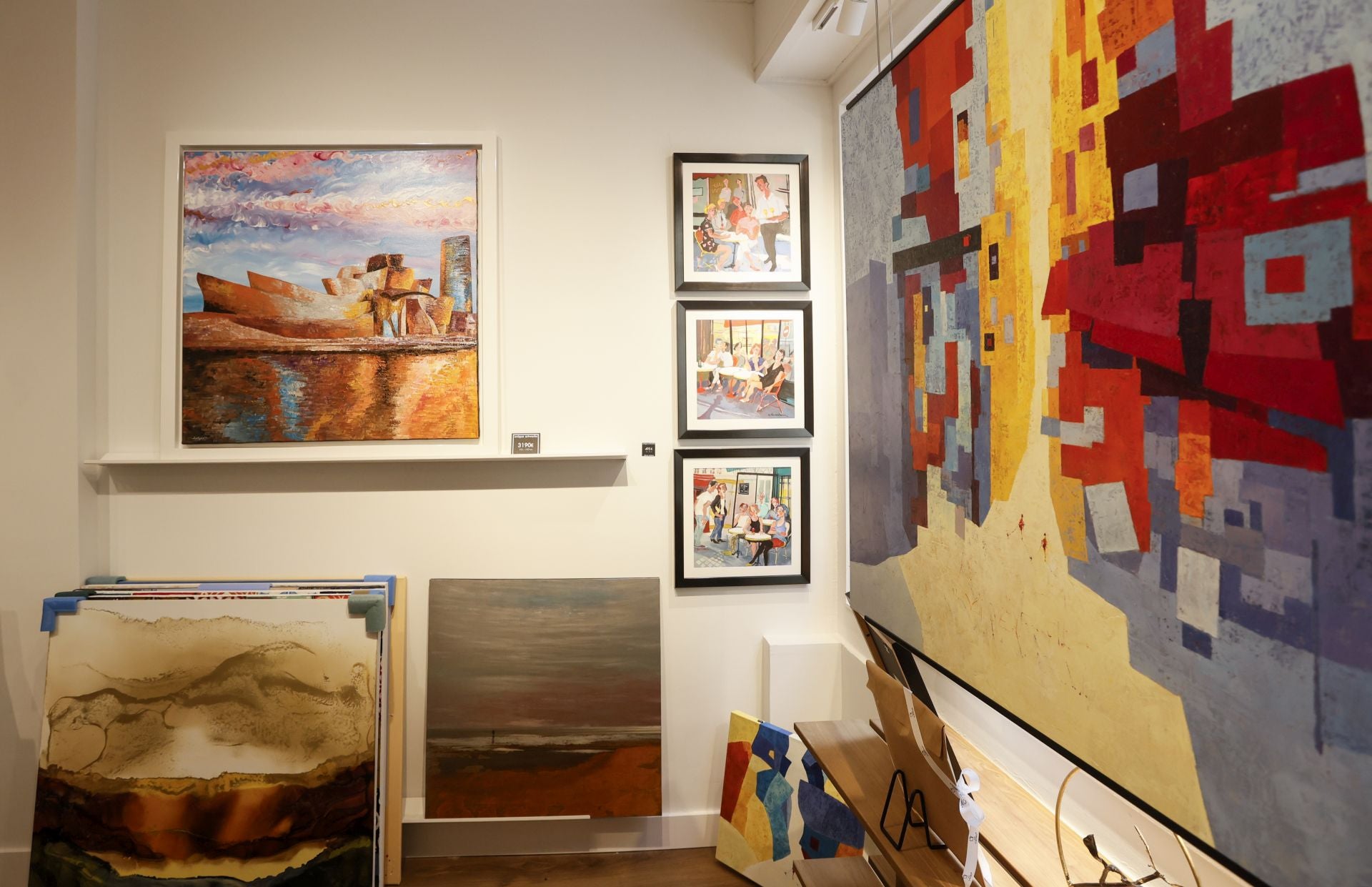 Por amor al arte: un matrimonio abre una tienda en el Casco Viejo con obras originales desde 115 euros