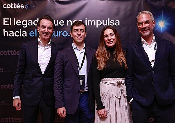 Miembros de la junta directiva del grupo Atton.