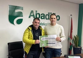 El concejal, Iñaki Rekalde y el portavoz jeltzale, Mikel Garizabal.