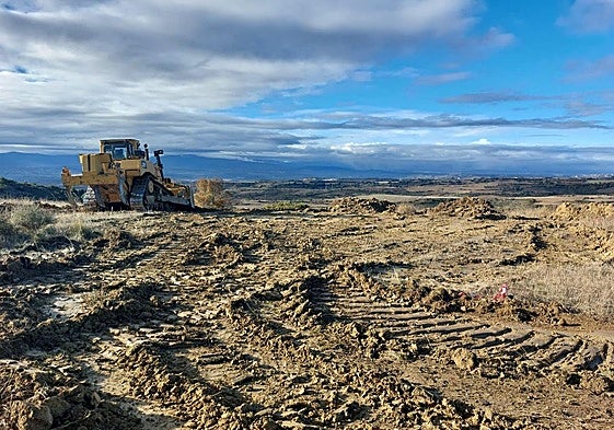Trabajos de construcción del parque eólico de Labraza.