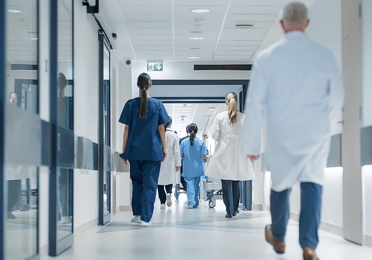 «Más de un paciente me ha tocado el culo cuando me acercaba a su cama»