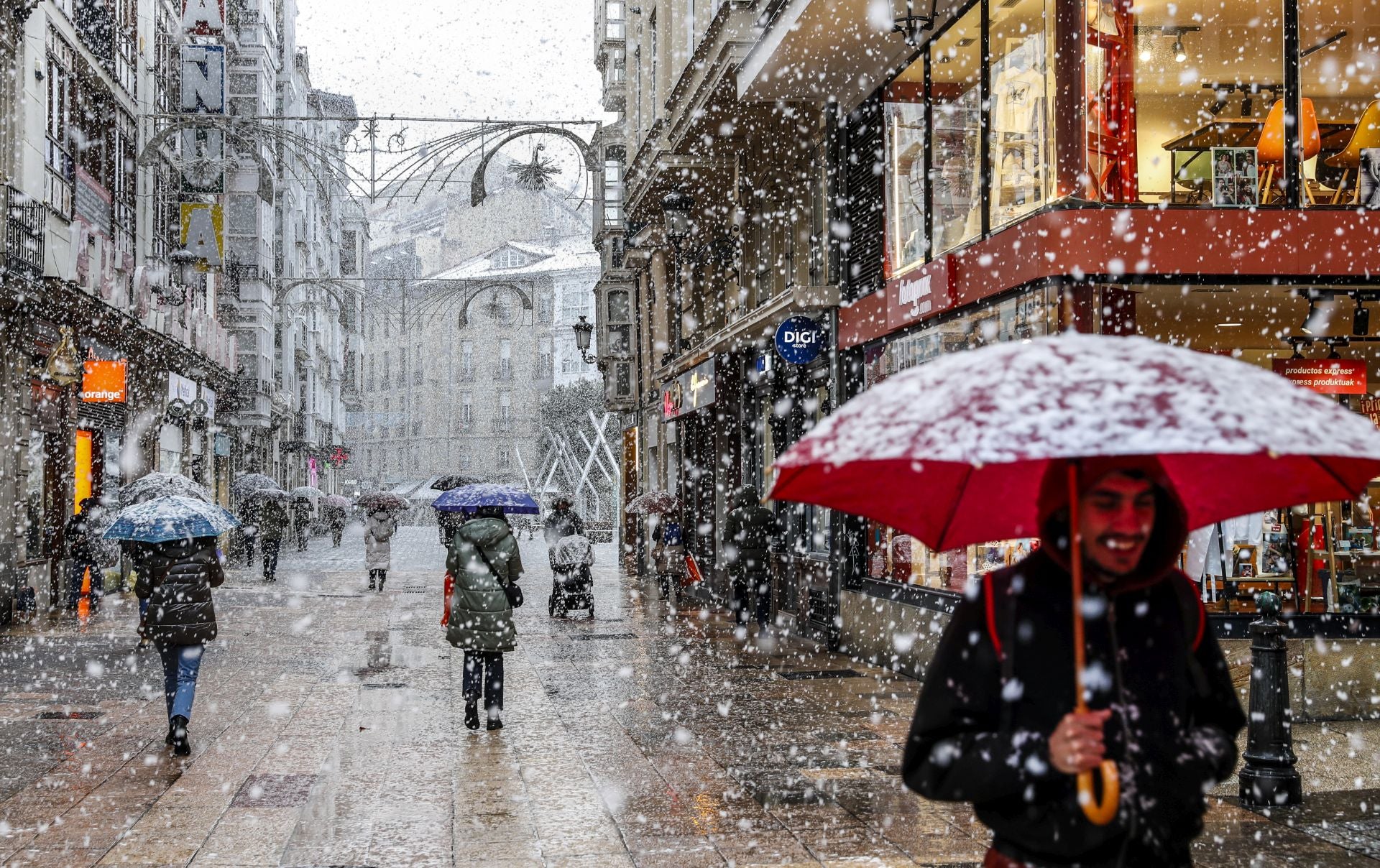 Las imágenes de un día de nieve en Álava