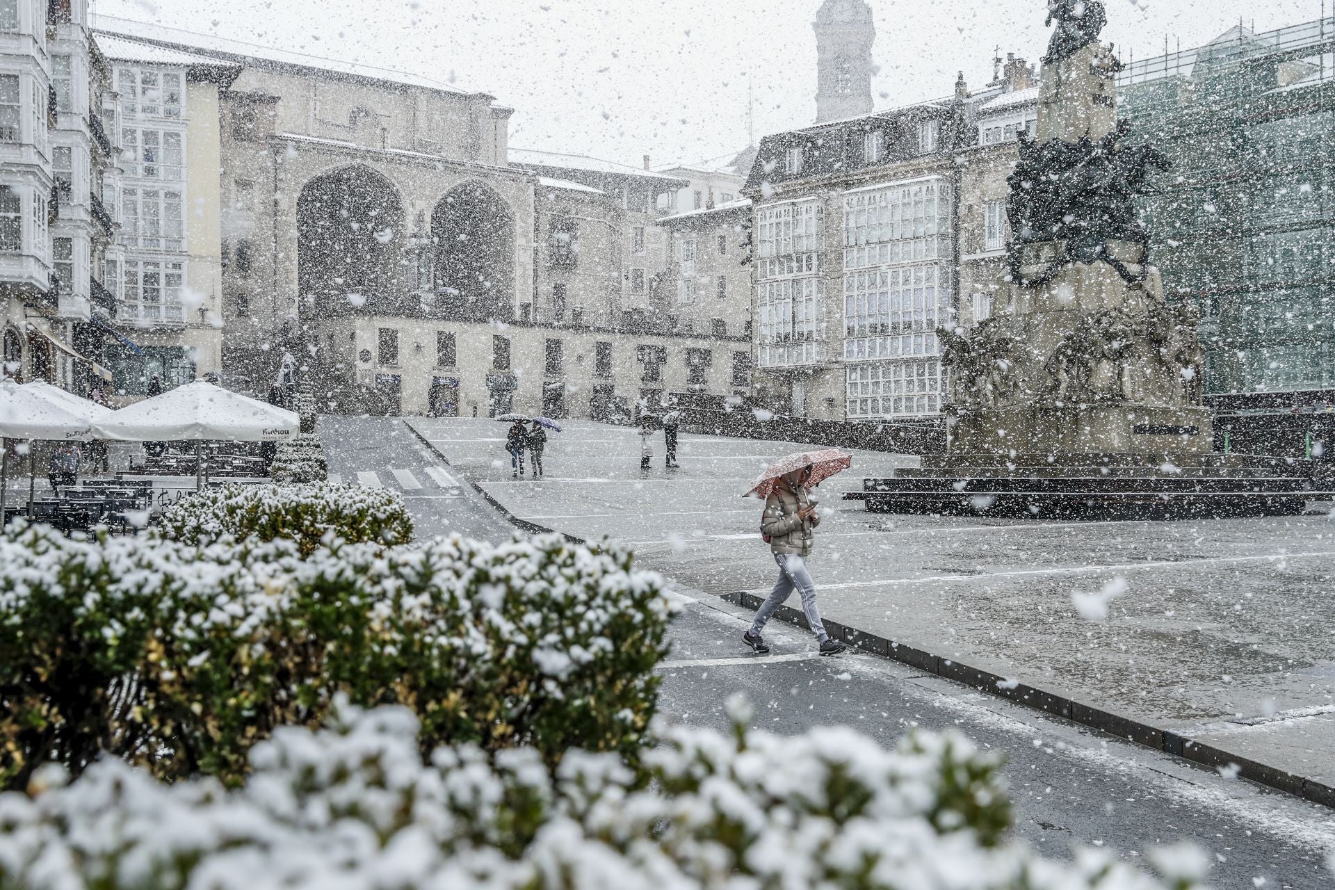 Las imágenes de un día de nieve en Álava