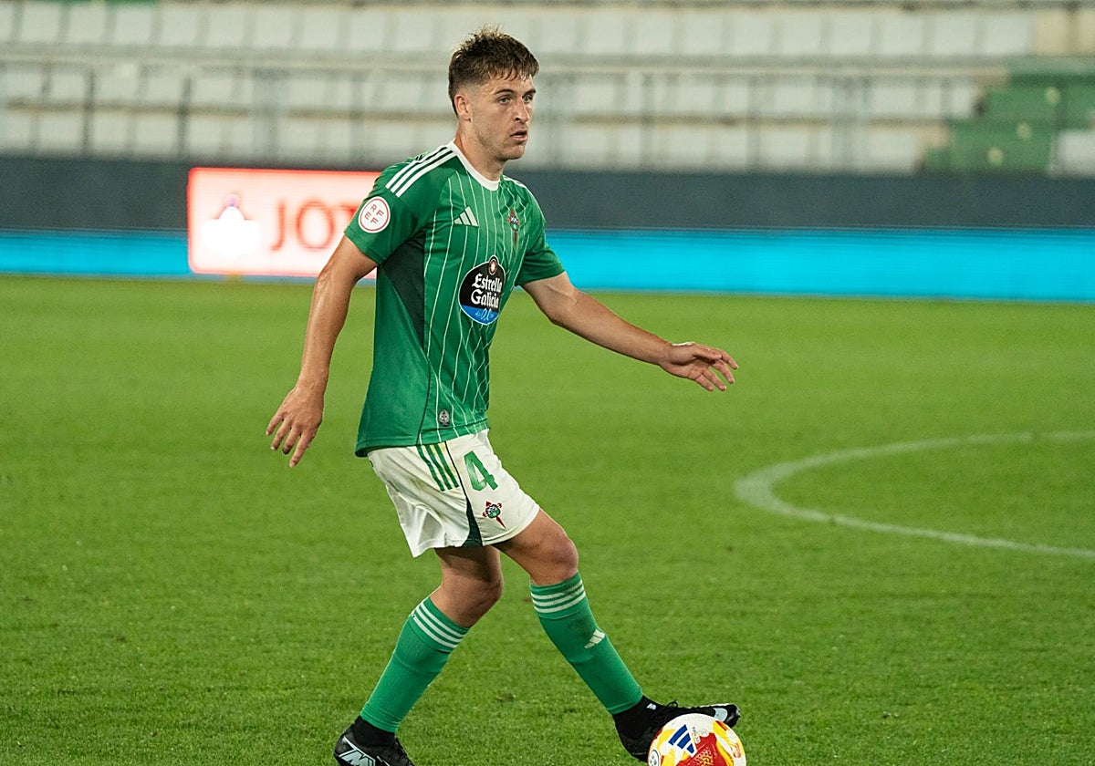 Markel Artetxe, jugador del Racing de Ferrol, regresará este domingo a Lasesarre.