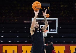 El exbaskonista Chris Chiozza se desvincula del Pinar Karsiyaka tras lanzar una toalla al vicepresidente