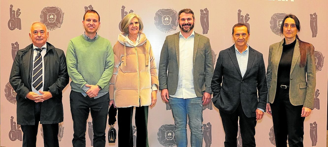 Ignacio González, Álvaro Pérez, María José García Etxaniz, Koldo Berganzo, Manuel Guerro y Ainhoa Eguren.