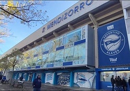 La afición del Alavés opina sobre la propuesta de cierre de Mendizorroza durante un mes