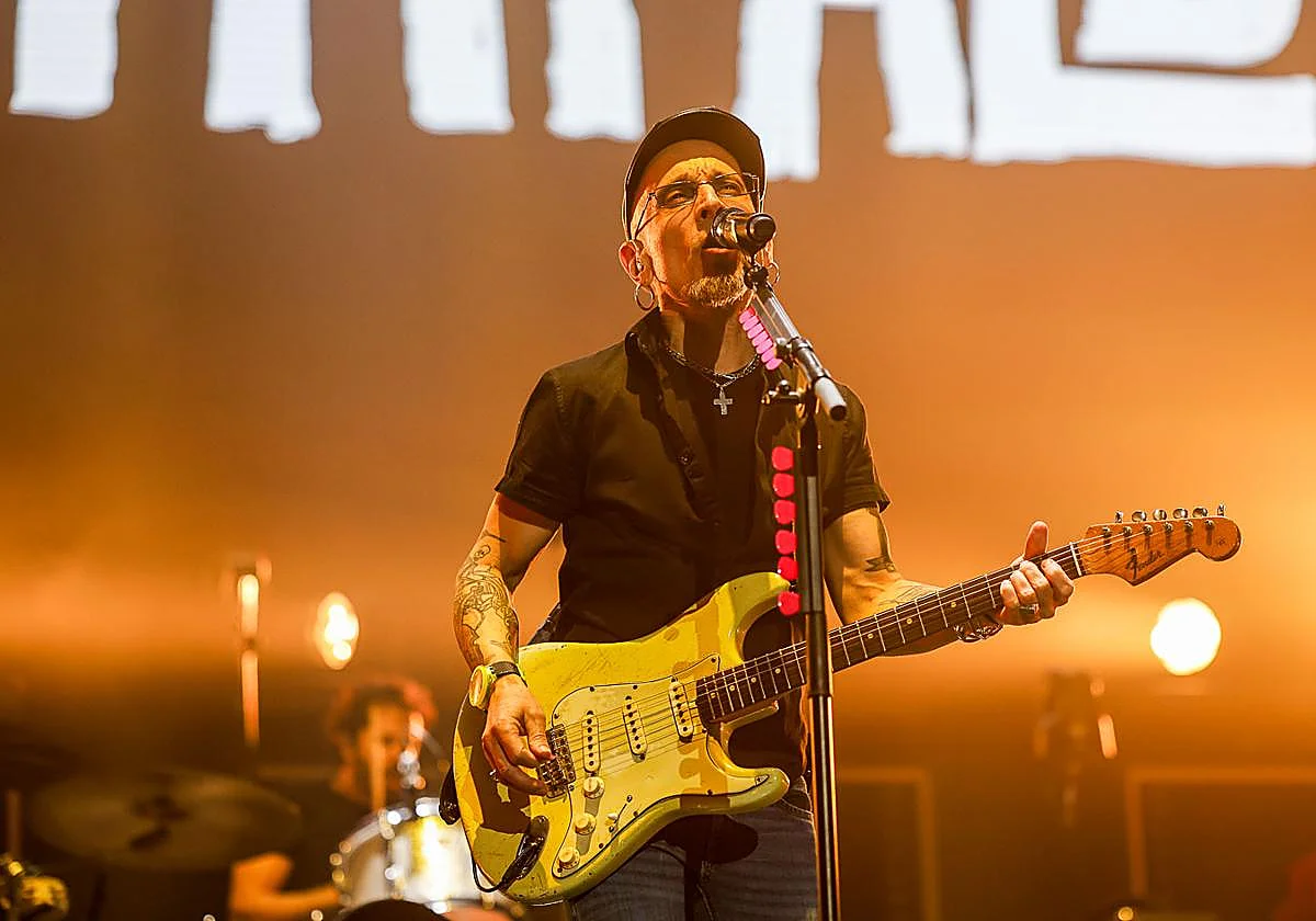 Fito&Fitipaldis regresaron con lleno al Palacio de Deportes de Santander, en la primera de sus dos noches en la ciudad.