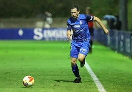 Julen Castañeda suma ya tres goles en su cuenta, y pudo haber anotado el cuarto de penalti contra el Náxara.