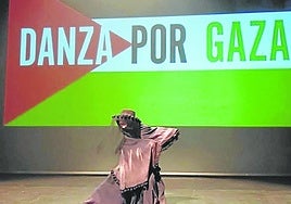 Dani Hernández, bailarín y coreógrafo, participa en la organización.