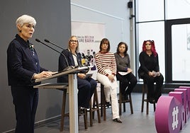 La directora de Emakunde, durante la presentación del certamen