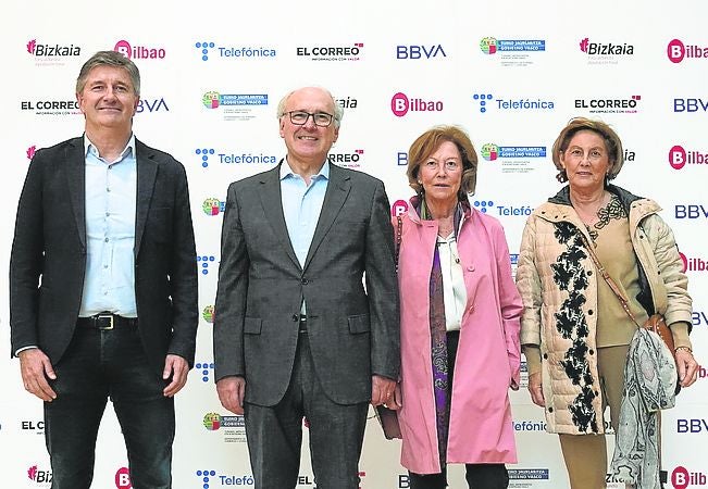 Jon Arrieta, José Ramón Gil, Teresa Basterra y Carmen Basterra.