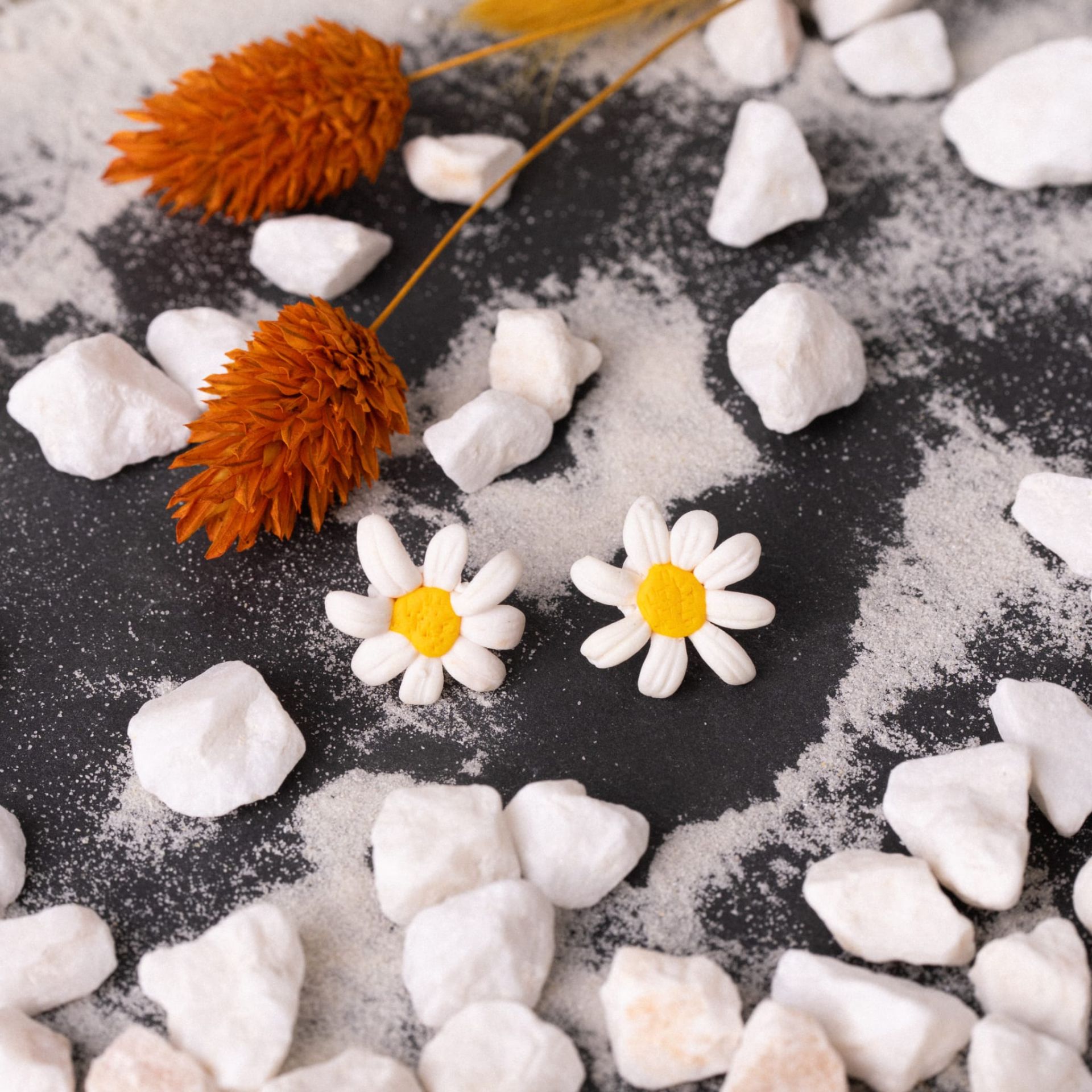 Pabús o cómo dos amigas bilbaínas crean pendientes únicos para conciliar su vida familiar