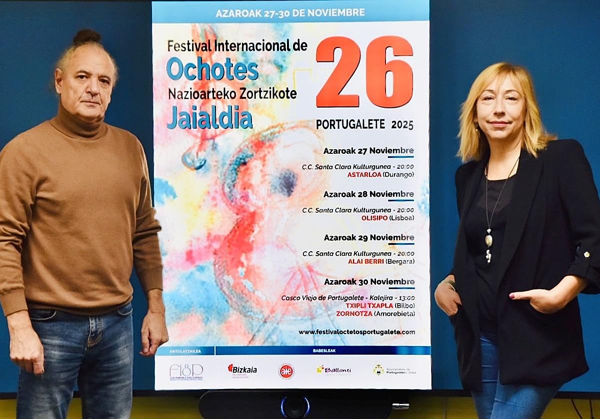 La concejala de Cultura, Estíbaliz Freije, y el presidente del evento, Joseba Gotzon, presentan la programación.