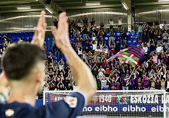 La afición de Ipurua encaró la temporada con una renovada ilusión que está perdiendo a marchas forzadas ante los malos resultados del equipo dirigido por San José.