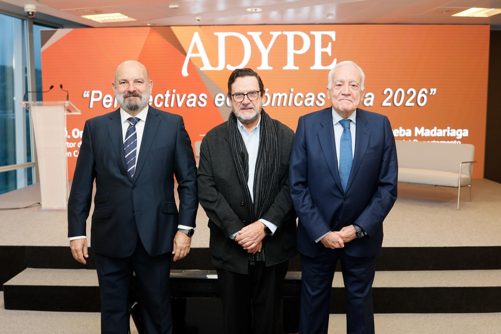 Pedro José Martínez, Rafael Careaga y Juan María Román.