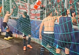 El bonito gesto de los jugadores del Athletic con los aficionados desplazados a Praga