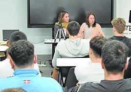 Irigoien departió sobre su experiencia en A.S.T.O.K.A. con los participantes de STARTInnova Araba.