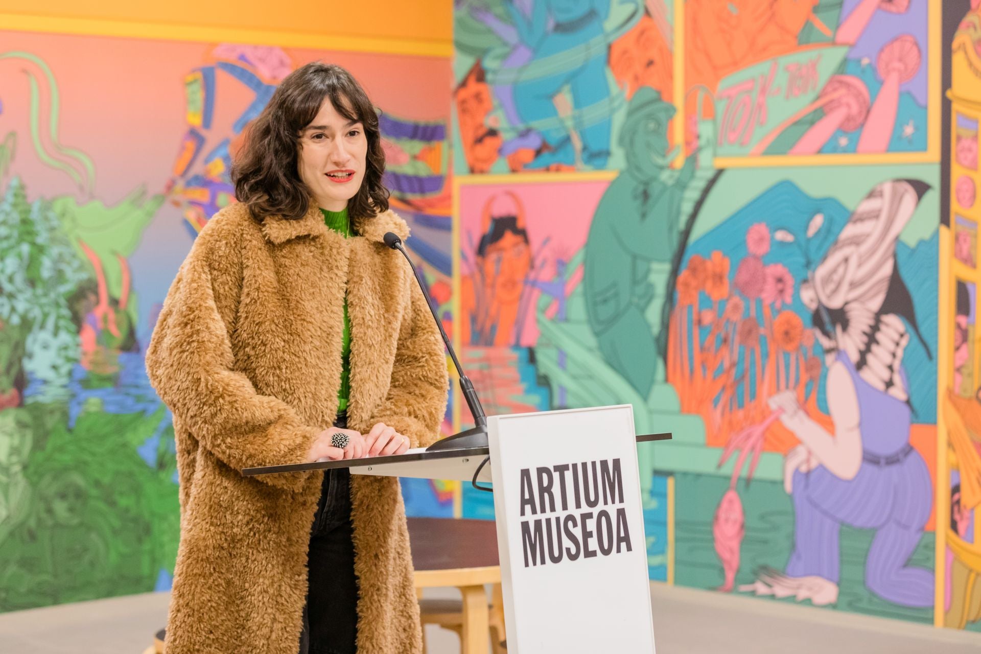 Los detalles del mural de la ilustradora Raisa Álava en Artium