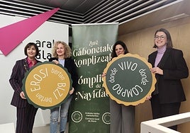 Clara Navas, directora de Turismo y Hostelería del Gobierno vasco, Cristina González, diputada foral de Comercio, Patricia García, gerente de Gasteiz On y María Nanclares, concejala de Promoción Económica y Comercio del Ayuntamiento de Vitoria