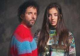 Delaporte es un dúo musical formado por la vocalista española Sandra Delaporte y el teclista italiano Sergi Salvi.