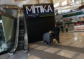 Acceso a la extinta discoteca Mítika, donde ocurrió el crimen.