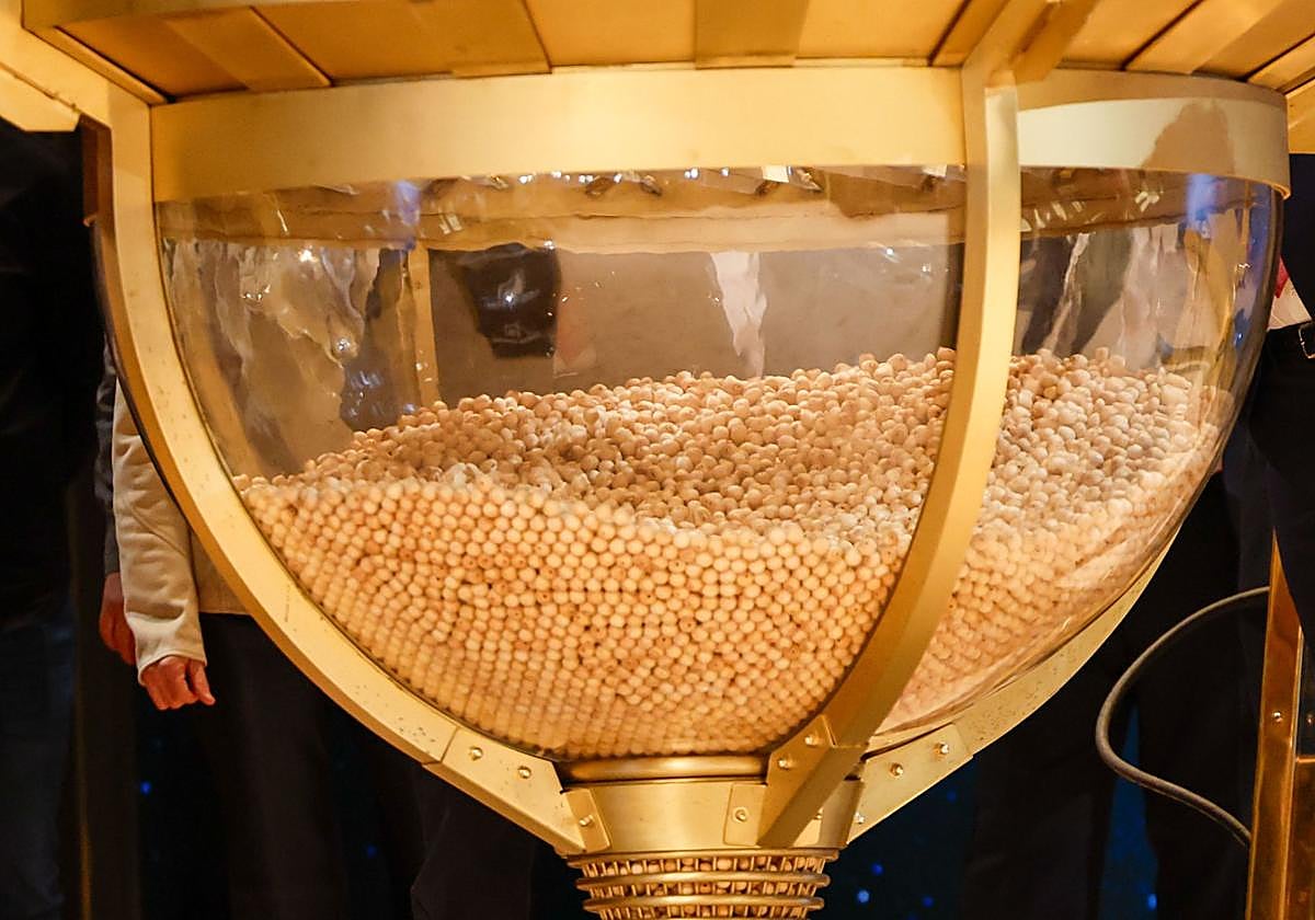 Un ingeniero aeronáutico echa cuentas y muestra la probabilidad de ganar dinero en la Lotería de Navidad