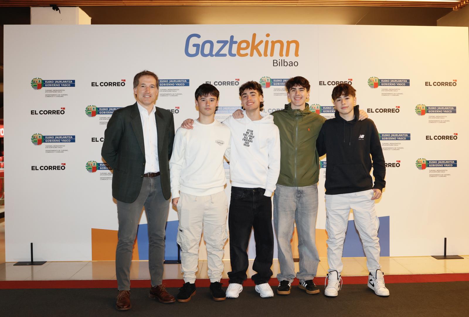 Aitor Pagaldai, Arturo Martínez, Izan López, Luken Bustinza y Jon Vegas. 