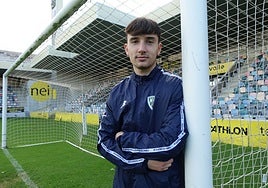 Eric Pérez, que está cuajando grandes actuaciones con el Barakaldo, en Lasesarre.