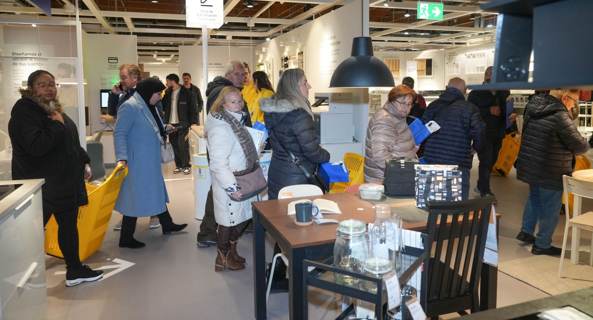 La inauguración de la tienda de Ikea en Vitoria, en imágenes